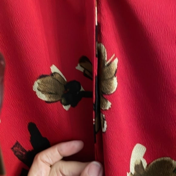 Chico's  romantic red buttoned down floral top Chico 2 (size 12) - Picture 5 of 7